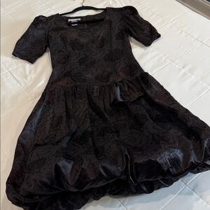 Elegant Vintage 80’s Black Jacquard Rose Pattern Formal Mini Dress. Size 6